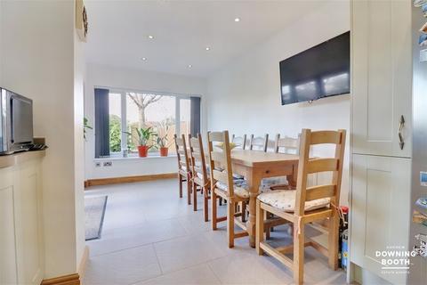 17 Anson Avenue, Lichfield, WS13 7EU
