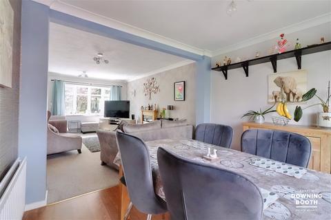 55 Burton Road, Streethay, Lichfield, WS13 8LR