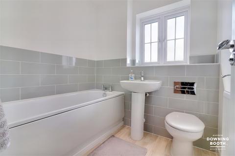 2 Lakin Lane, Fradley, Lichfield, WS13 8SW