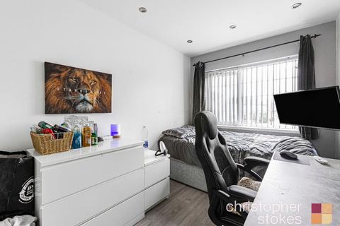 31 Moreton Close, Cheshunt, Waltham Cross, EN7 6LX