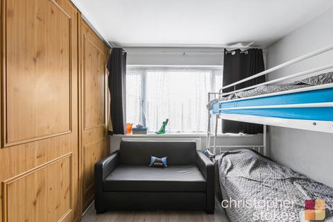 31 Moreton Close, Cheshunt, Waltham Cross, EN7 6LX