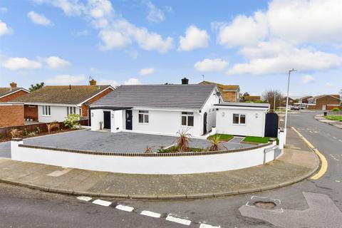 5 bedroom detached bungalow for sale - Springfield Road, Cliftonville, Margate, Kent