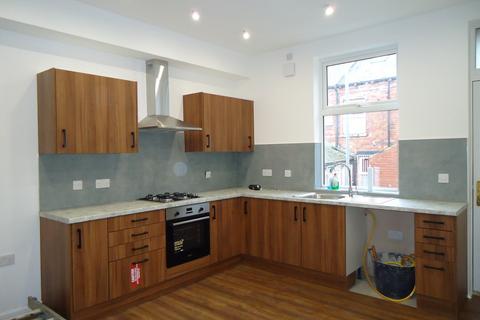 4 bedroom terraced house to rent, Belvedere Mount, Leeds LS11