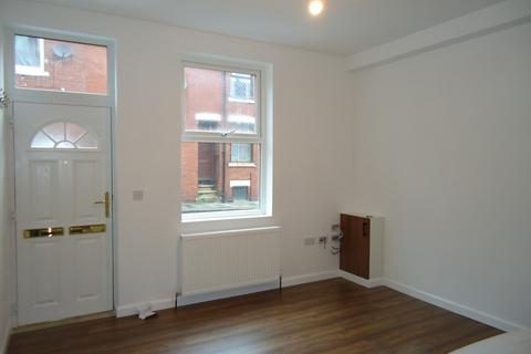 4 bedroom terraced house to rent, Belvedere Mount, Leeds LS11