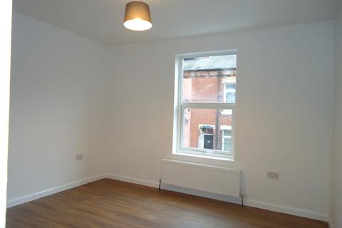 4 bedroom terraced house to rent, Belvedere Mount, Leeds LS11