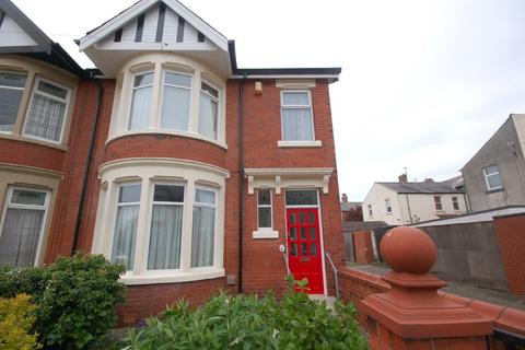 3 bedroom semi-detached house for sale - Second Avenue, Blackpool FY4