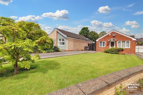2 bedroom detached bungalow for sale - Lime Grove, Lichfield WS13