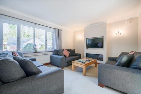 2 Priory Grange, Windermere, LA23 1BF