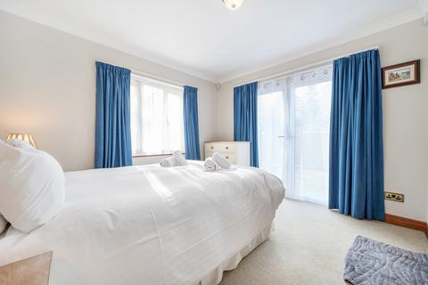 2 Priory Grange, Windermere, LA23 1BF