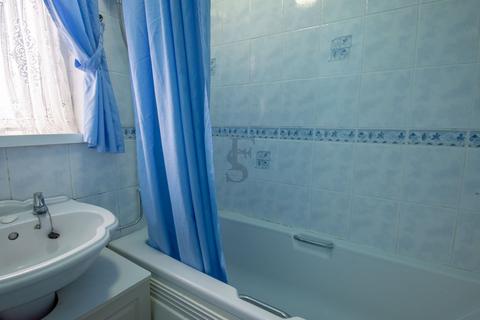 18 Brook Road, Leicester, LE5 2HD