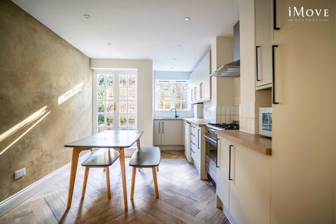 3 bedroom terraced house for sale, Kildoran Road, London SW2