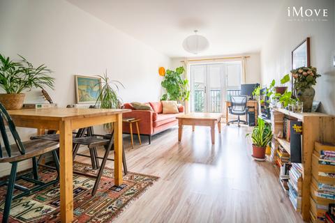 1 bedroom flat for sale, Worcester Close, London SE20