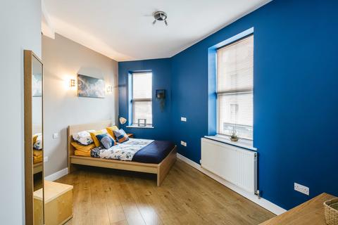 2 bedroom flat for sale, Church Road, London SE19