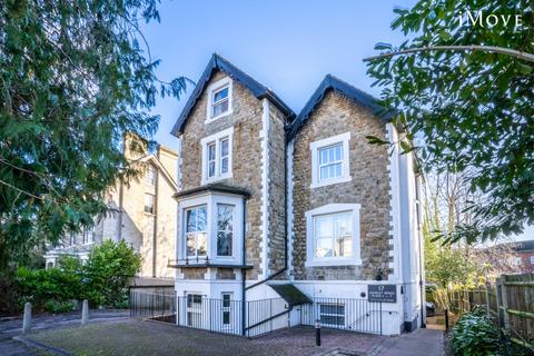 Flat 5, 17 Hamlet Road, London, SE19 2AP
