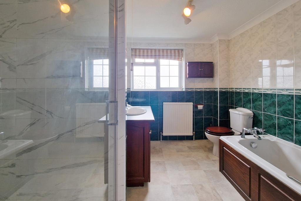 53 GG Bathroom