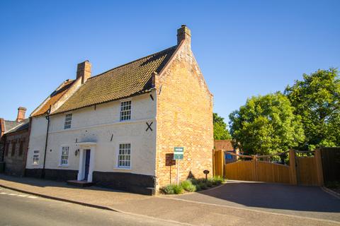 4 bedroom semi-detached house for sale, Horsham St. Faith