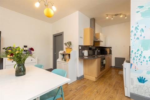 8f Ballantine Place, Perth, PH1 5RS