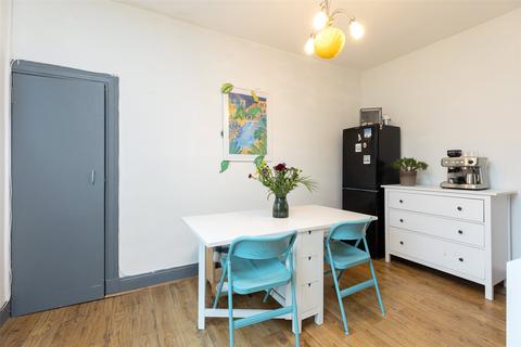 8f Ballantine Place, Perth, PH1 5RS