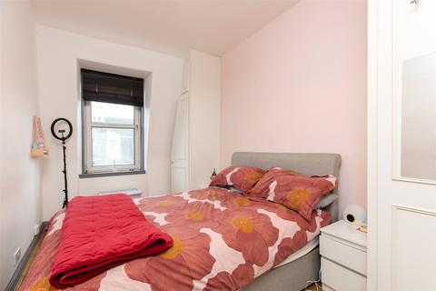 8f Ballantine Place, Perth, PH1 5RS