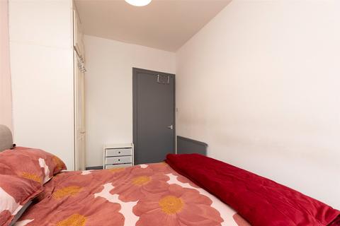 8f Ballantine Place, Perth, PH1 5RS