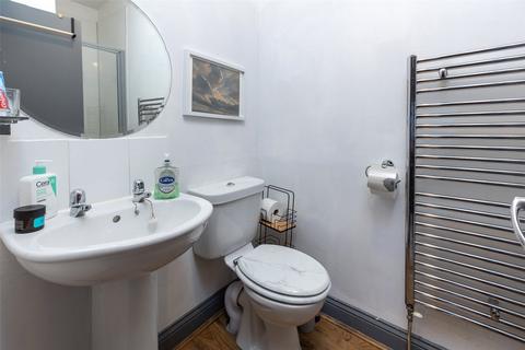 8f Ballantine Place, Perth, PH1 5RS
