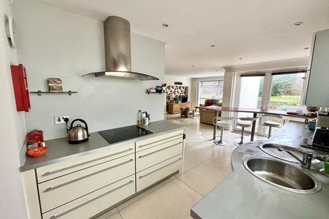 18 Lytham Road, Broadstone, BH18 8JS