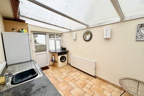 18 Lytham Road, Broadstone, BH18 8JS