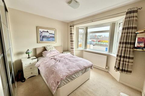 18 Lytham Road, Broadstone, BH18 8JS