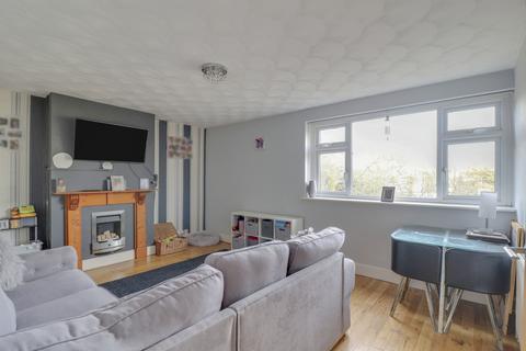 2 bedroom flat for sale, London Road, Benfleet