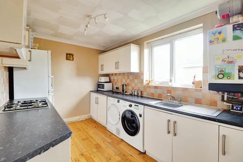 2 bedroom flat for sale, London Road, Benfleet