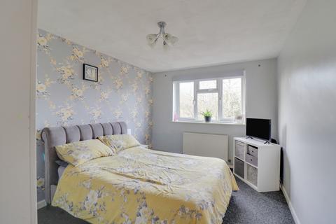 2 bedroom flat for sale, London Road, Benfleet