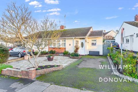29 Broomfield, Benfleet, SS7 2SR