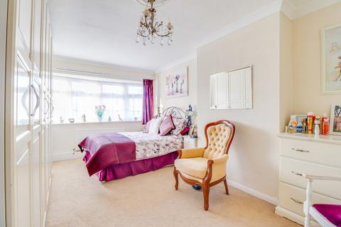 29 Broomfield, Benfleet, SS7 2SR