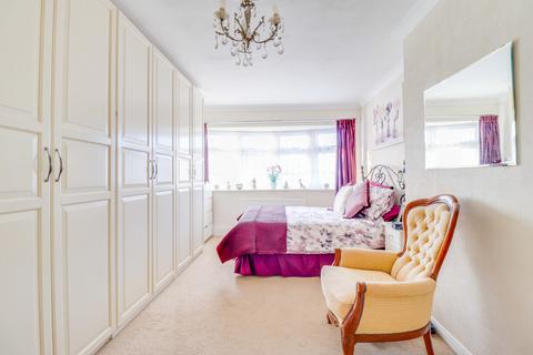 29 Broomfield, Benfleet, SS7 2SR