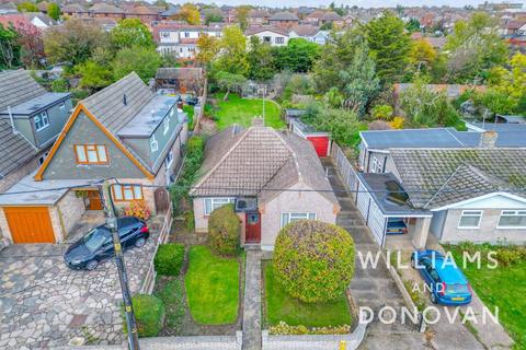 2 bedroom detached bungalow for sale, Wavertree Road, Benfleet