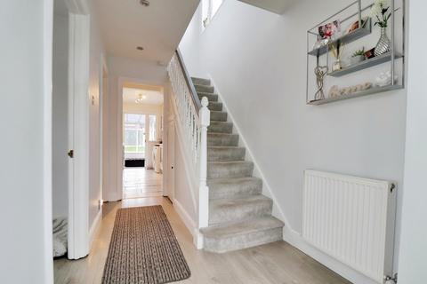 15 Brookfields, Leigh-on-sea, SS9 5PG
