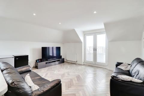 2 bedroom penthouse for sale, London Road, Benfleet