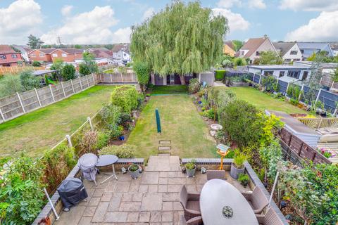 3 bedroom detached house for sale, Hall Farm Road, South Benfleet