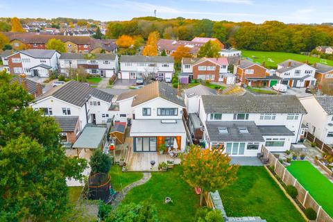 4 bedroom detached house for sale, Falbro Crescent, Hadleigh