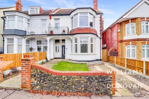 34 Ailsa Road, Westcliff-on-sea, SS0 8BL