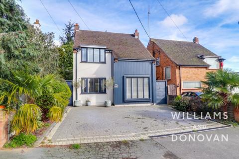 3 bedroom detached house for sale, Daws Heath Road, Rayleigh