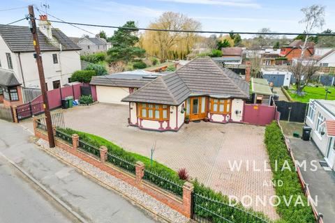 4 bedroom detached bungalow for sale, Pound Lane, Bowers Gifford