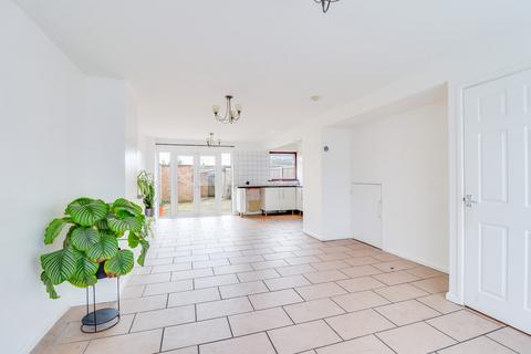 33 Woolmer Green, Basildon, SS15 5LL