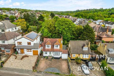 3 bedroom detached house for sale, Thundersley Park Road, South Benfleet