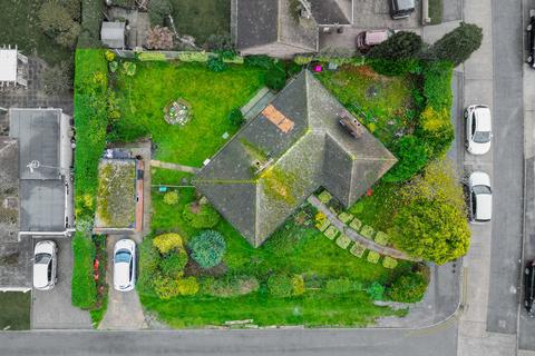 2 bedroom detached bungalow for sale, Dyke Crescent, Canvey Island