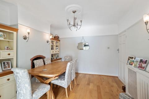 51 Beverley Gardens, Hornchurch, RM11 3NX