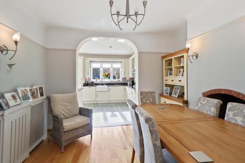 51 Beverley Gardens, Hornchurch, RM11 3NX