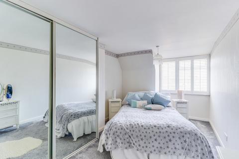 92 Church Road, Benfleet, SS7 4EP