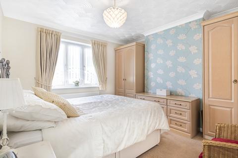 22 Tallis Grove, London, SE7 7JZ