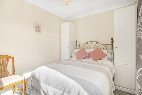 22 Tallis Grove, London, SE7 7JZ